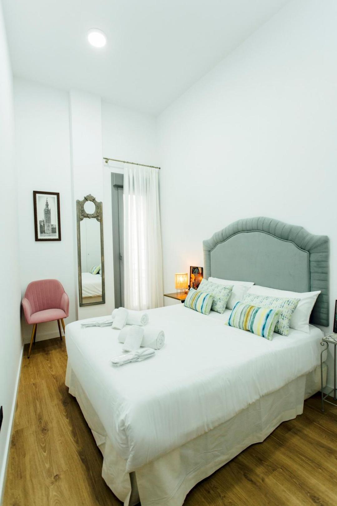 Modern With Seasonal Swimming Pool- 1bd 1bth- Goyeneta Siviglia