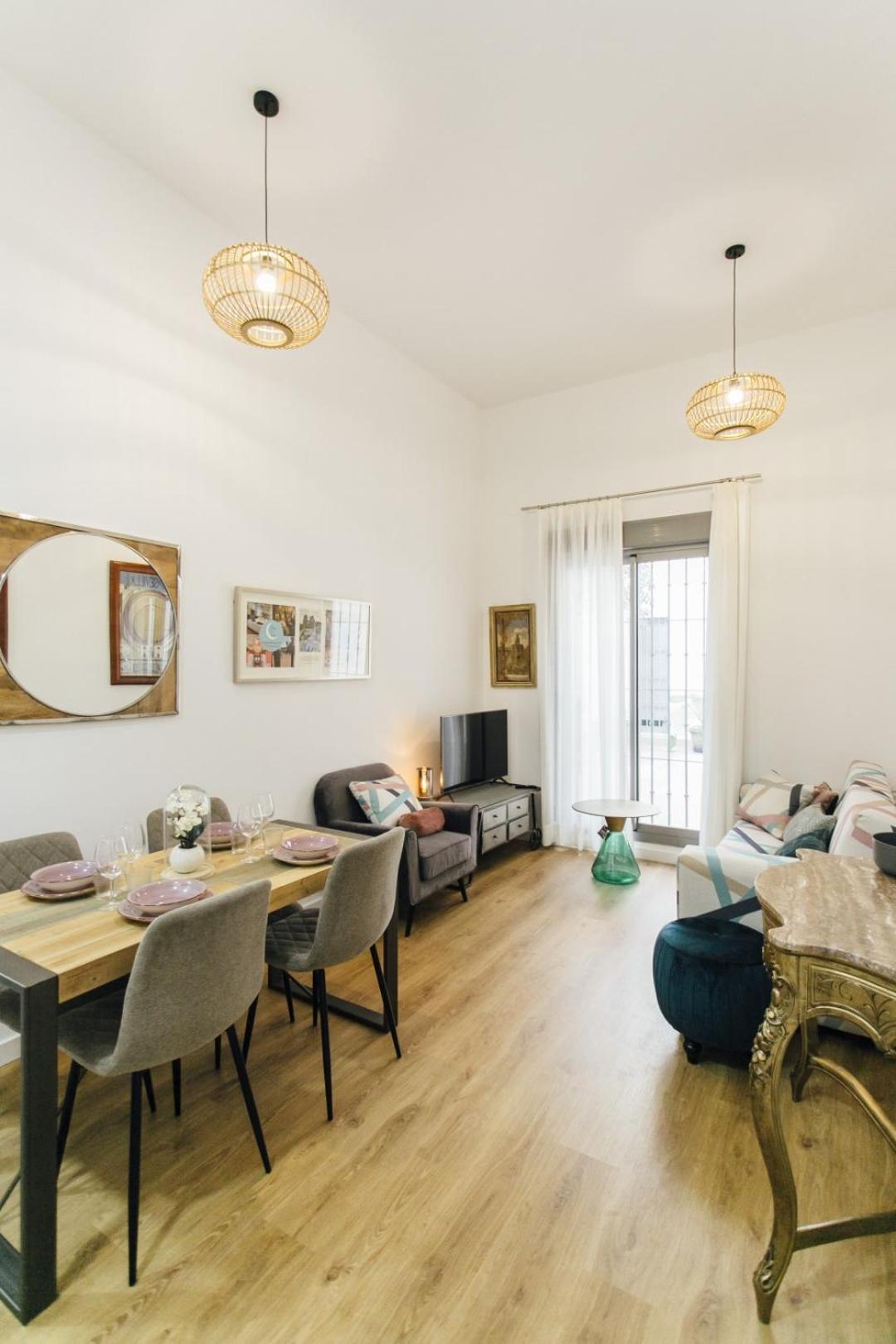 Modern With Seasonal Swimming Pool- 1bd 1bth- Goyeneta Appartamento